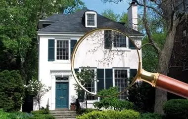 Maison avec loupe