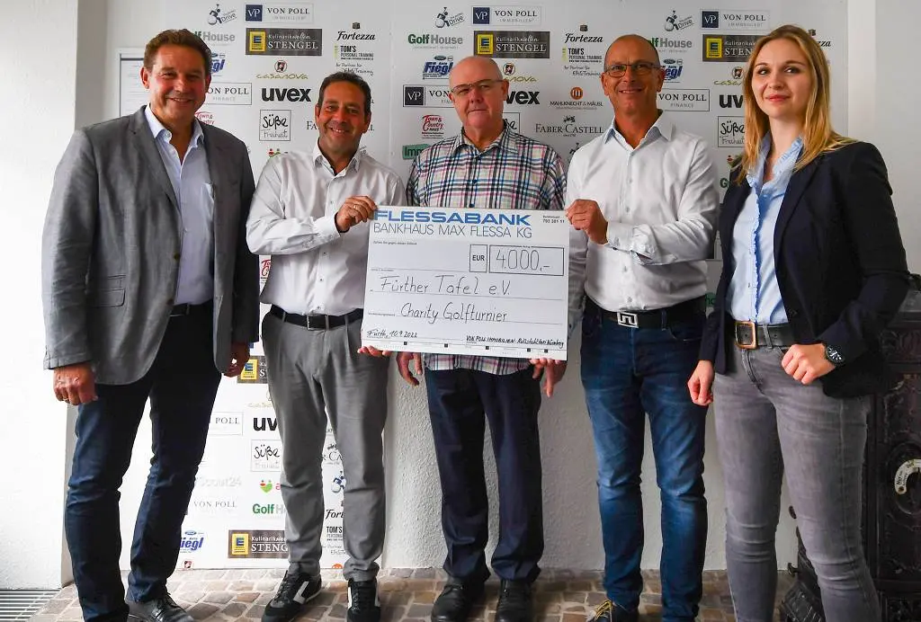 f.l. Mr. Braun (2nd Mayor of Fürth), Jürgen Maringer (VON POLL IMMOBILIEN Fürth), Mr. Neumann (Board Fürther Tafel e.V.), Mr. Liss (Wheelchair Taxi Nuremberg), Mrs. Stengel (EDEKA Stengel Fürth)