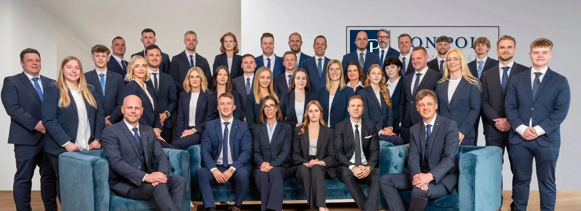 VON POLL IMMOBILIEN - Agente immobiliare Norden - Foto di squadra