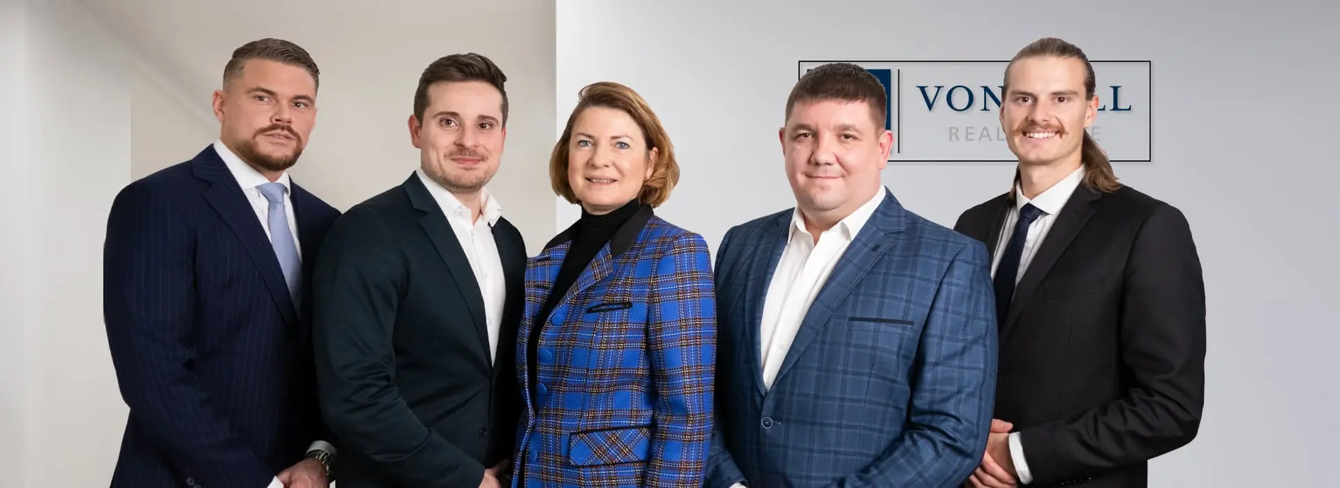 VON POLL IMMOBILIEN - Ingatlanügynök Upper Lake Zurich - Csapatkép