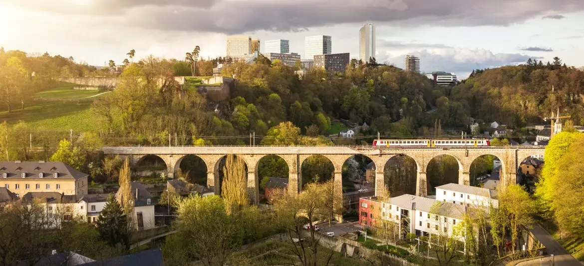 VON POLL IMMOBILIEN - Agentes inmobiliarios Limpertsberg - Foto de equipo