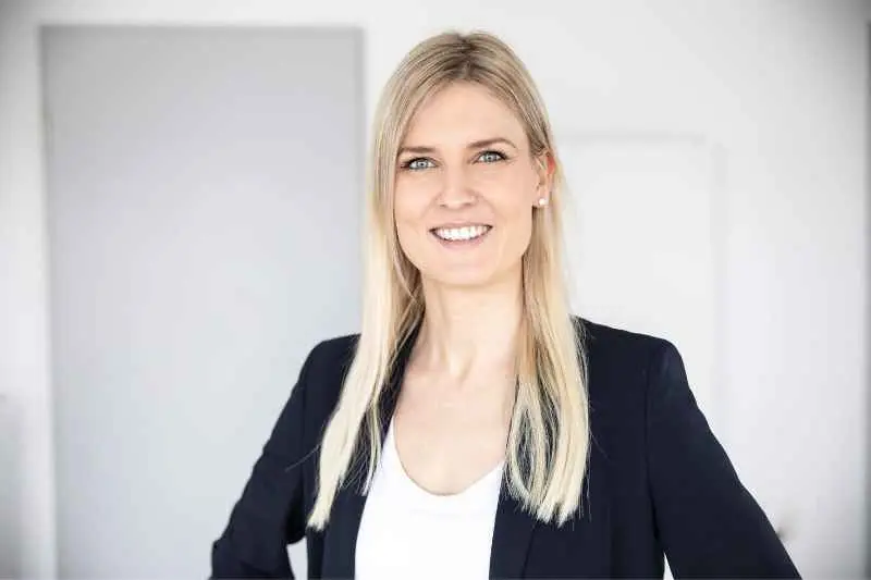 Anett Müller - VON POLL IMMOBILIEN