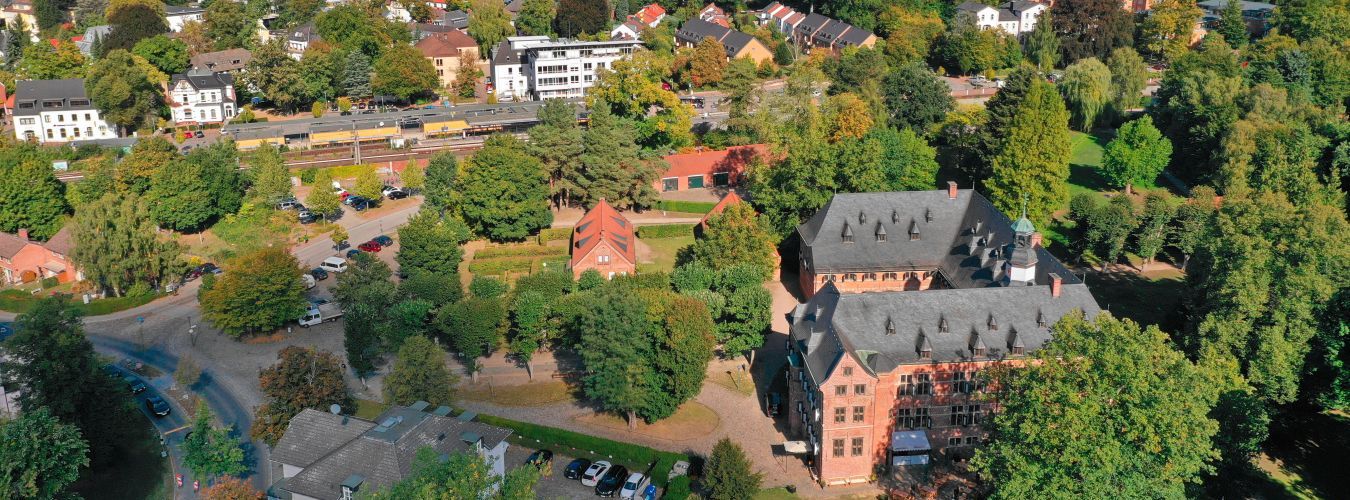 Reinbek, Schloss, Mühlenteich, Reinbeker Schloss, Schloss Reinbek, Schleswig-Holstein, Luftaufnahme