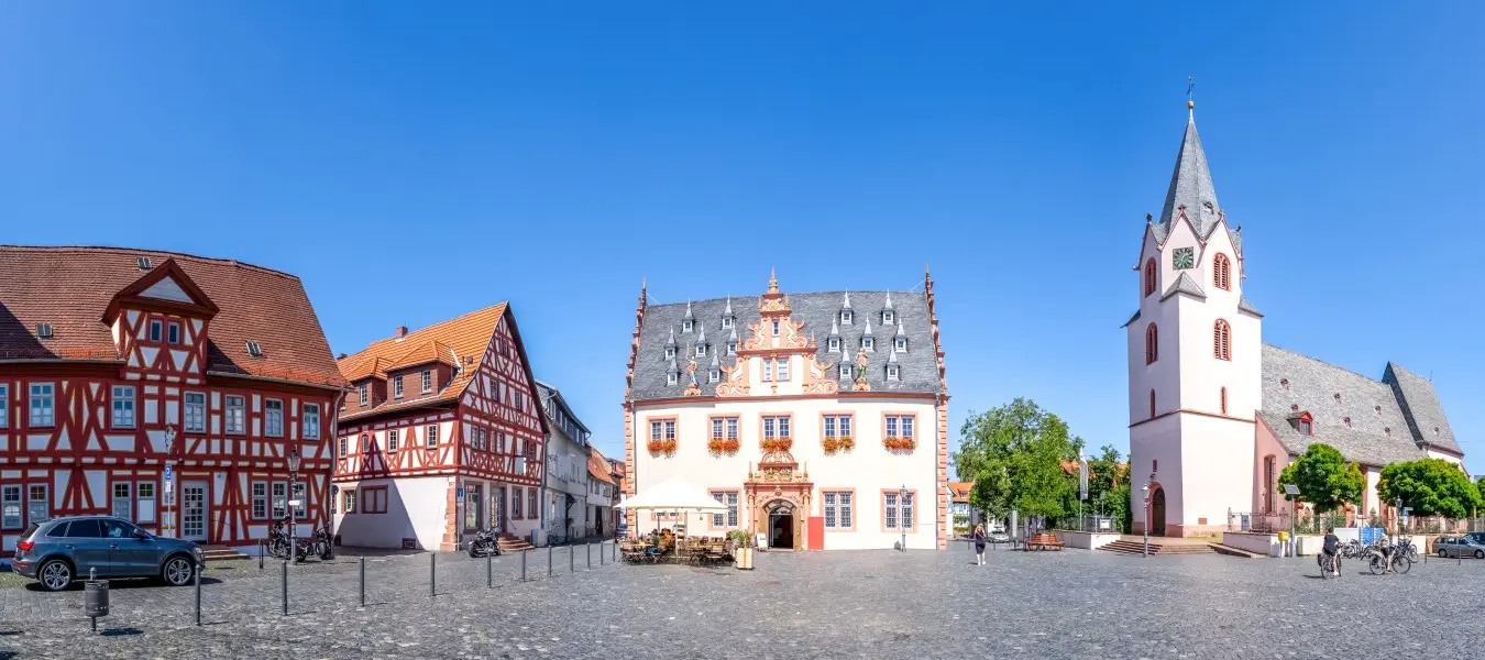 Blick-auf-den-Marktplatz-von-Groß-Umstadt