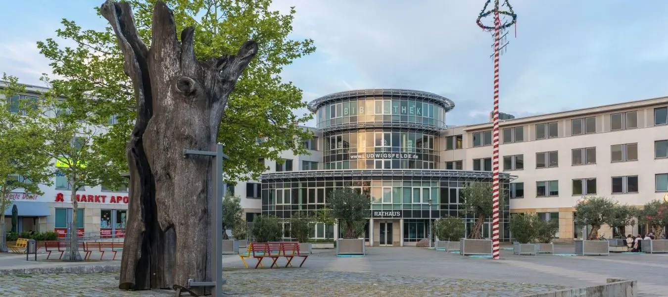 Rathaus und Stadtverwaltung in Ludwigsfelde, Brandenburg