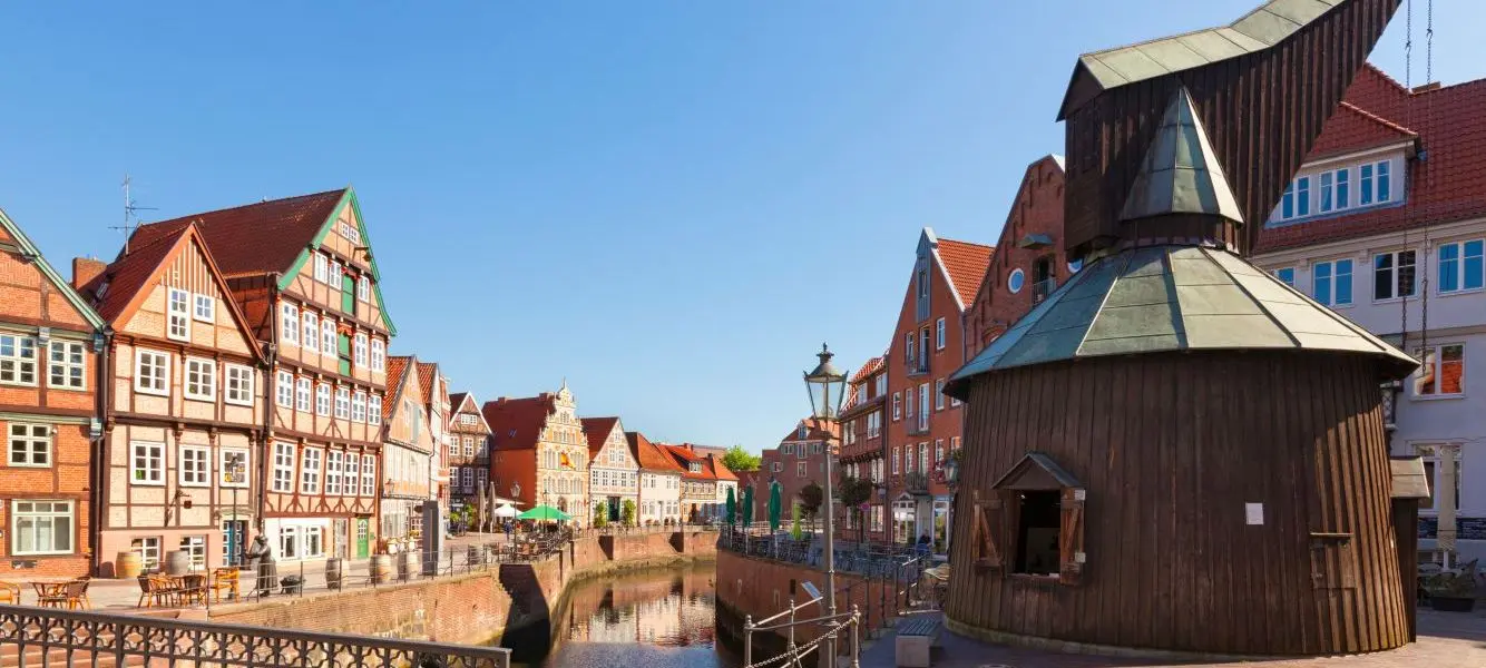  Heruntergeladen  In Bibliothek speichern  Vorschau für Zuschneiden  Ähnliche suchen   Datei Nr.:  182866966 Old town of Stade, Germany
