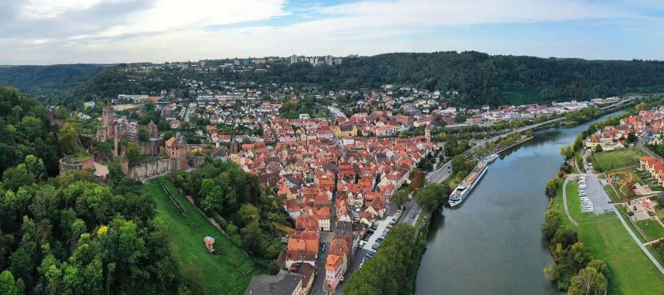 Luftbild von Wertheim am Main mit Blick auf die Burg. Wertheim, Main-Tauber-Kreis