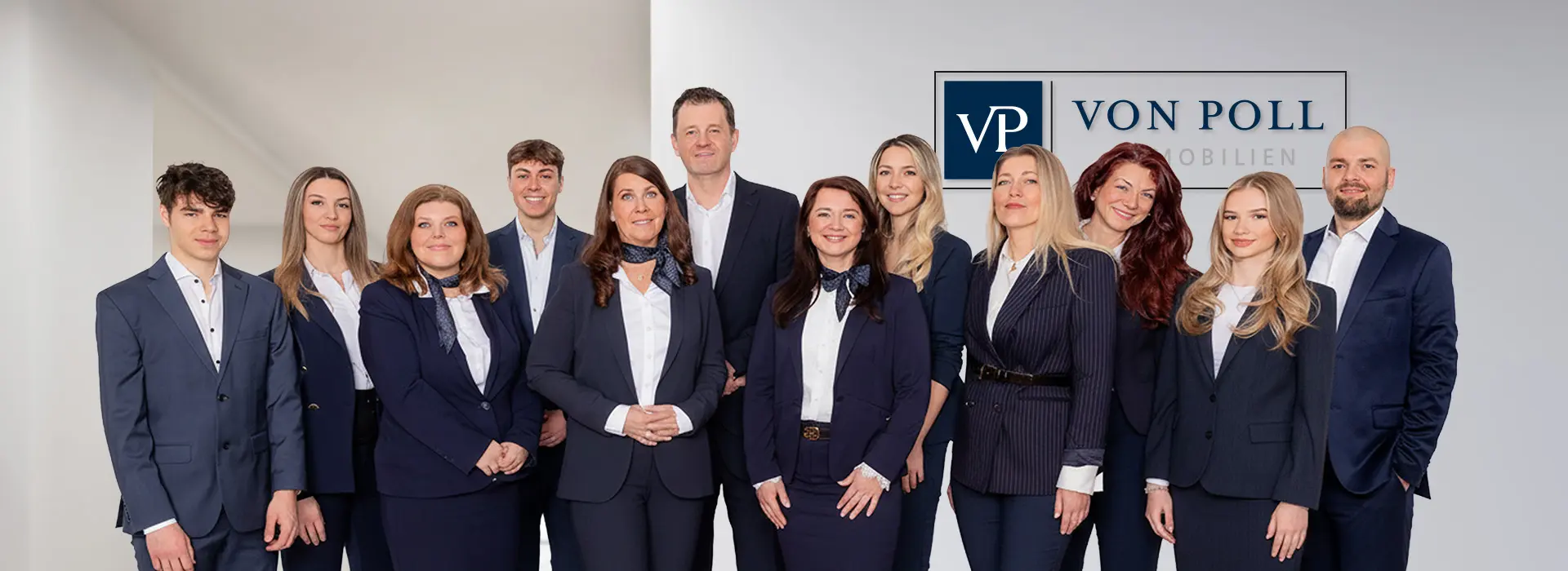 Teamfoto der Immobilienmakler von VON POLL IMMOBILIEN Augsburg