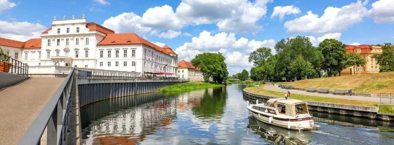 Oranienburger Schloss und Havel