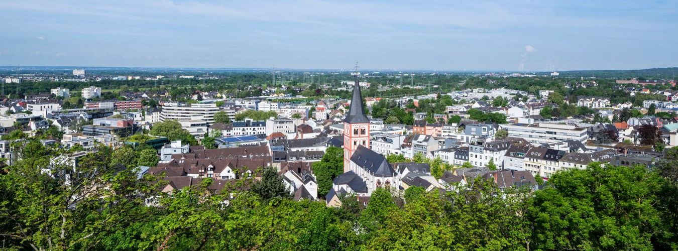 Panoramablick auf Siegburg mit Michaelsberg