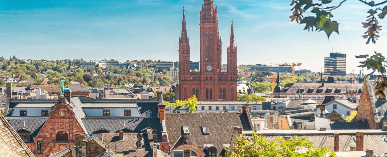 Wiesbaden Stadtansicht mit Dom im Hintergrund
