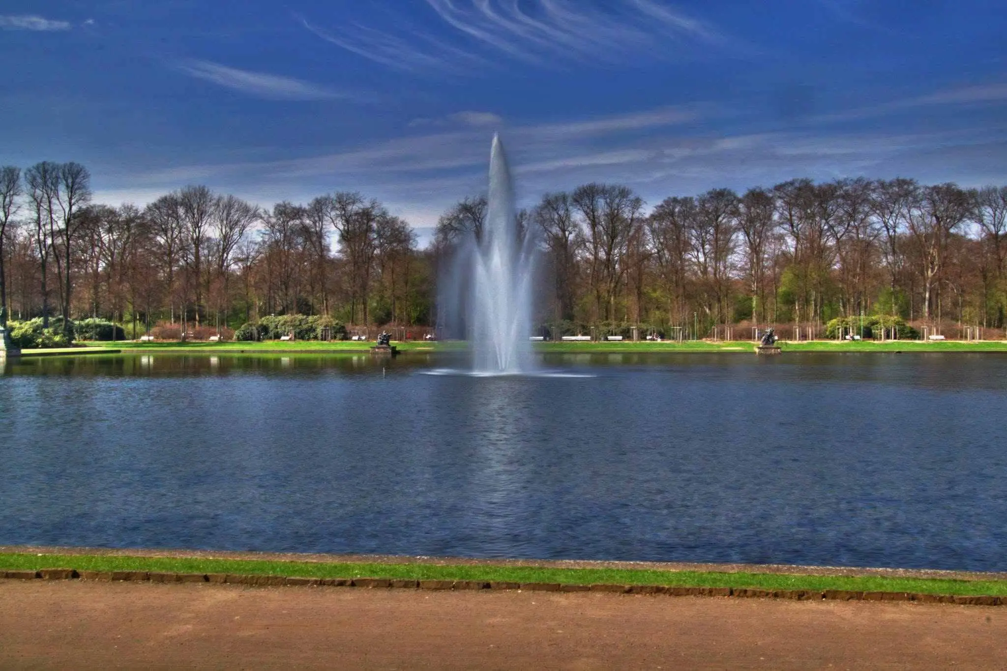 Fountain in Hollersee at the Parkhotel in Bremen-Schwachhausen