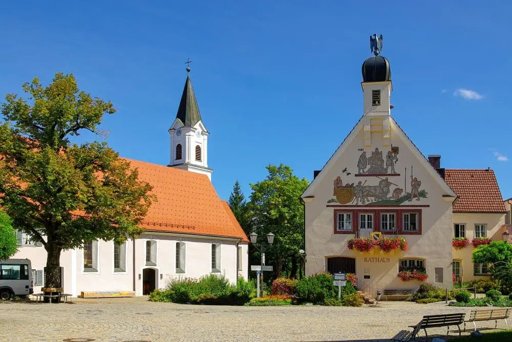 Kirche und Rathaus Bad Grönenbach, Allgäu, Bayern