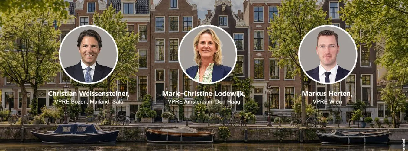 Internationale VON POLL REAL ESTATE Makler: Christian Weissensteiner, Marie-Christine Lodewijk und Markus Herten vor Amsterdamer Grachtenkulisse