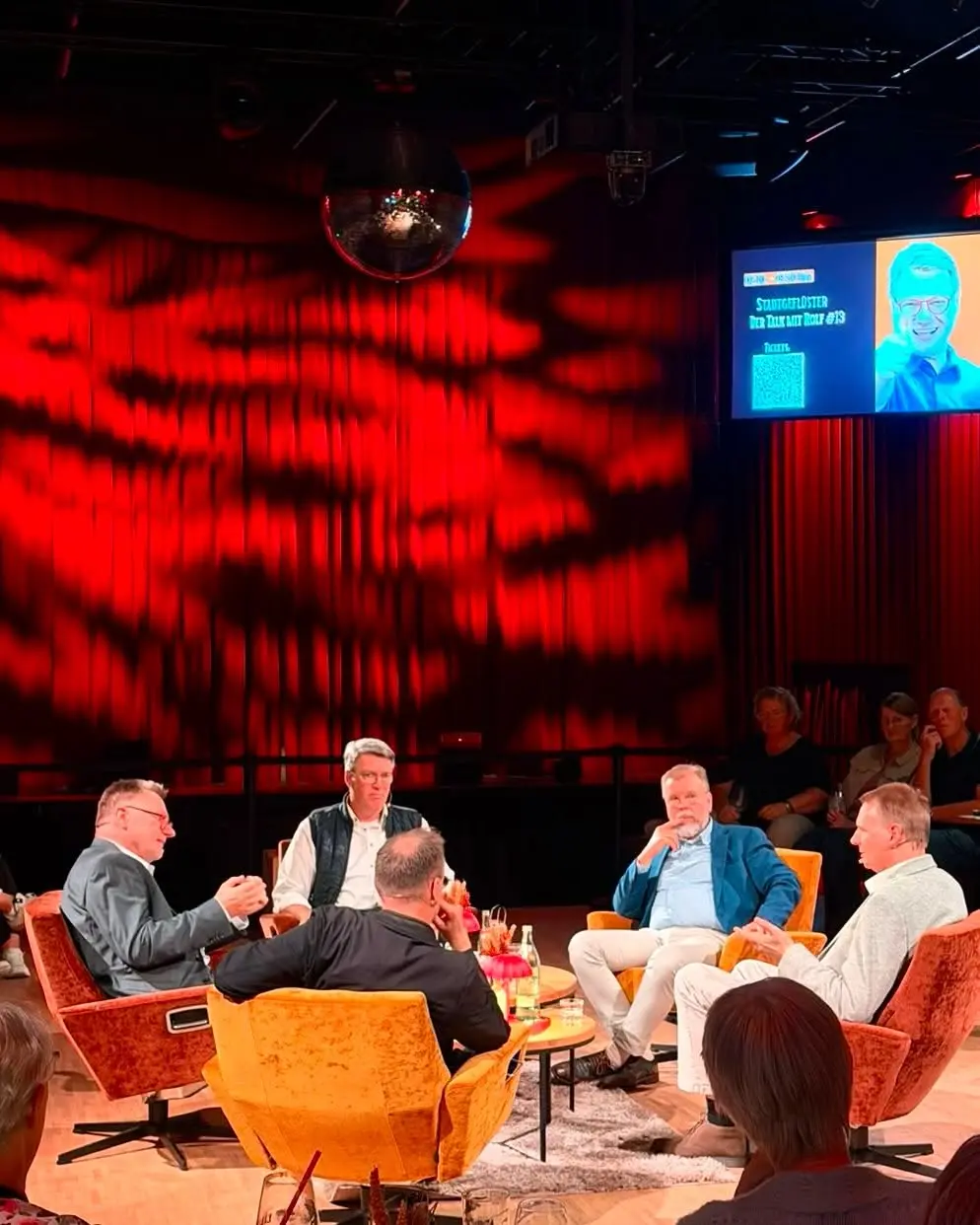 Rolf Masselink im Gespräch mit Georg H. Pauling, Michael Rilke, Pastor Hartmut Sinnigen und Dr. Christoph Uricher