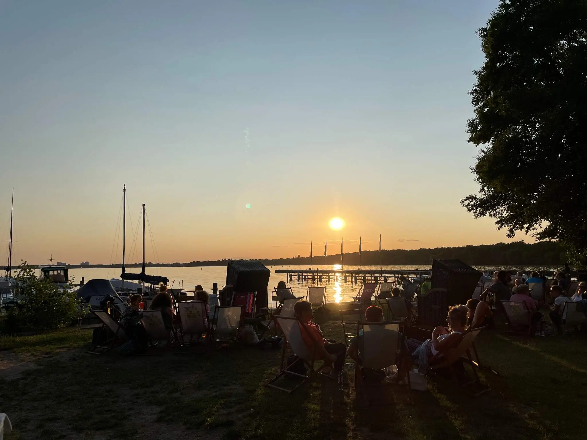 Sonnenuntergang am Borkenstrand in Berlin-Rahnsdorf am Müggelsee