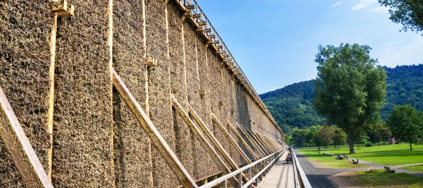 Bad Kreuznach – Salinen Salinental Salinenpark mit Gradierwerken im Sommer