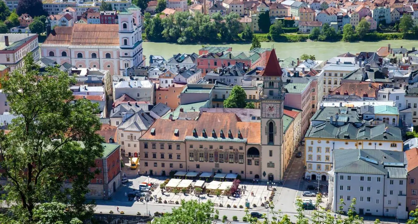 Blick auf das Rathaus von Passau