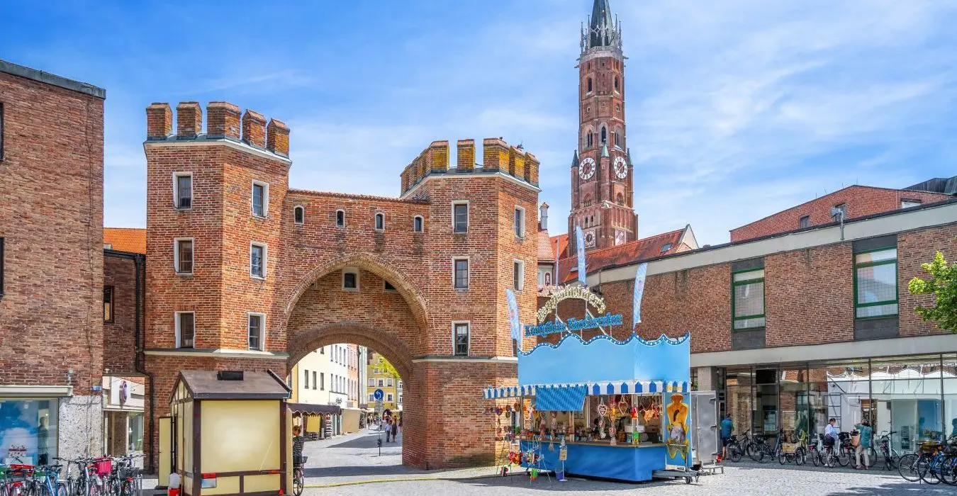 Ländtor und Stiftsbasilika Sankt Martin in Landshut