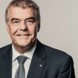 Hermann Mehrtens, Geschäftsstellenleiter bei VON POLL IMMOBILIEN Wilhelmshaven und Jever: