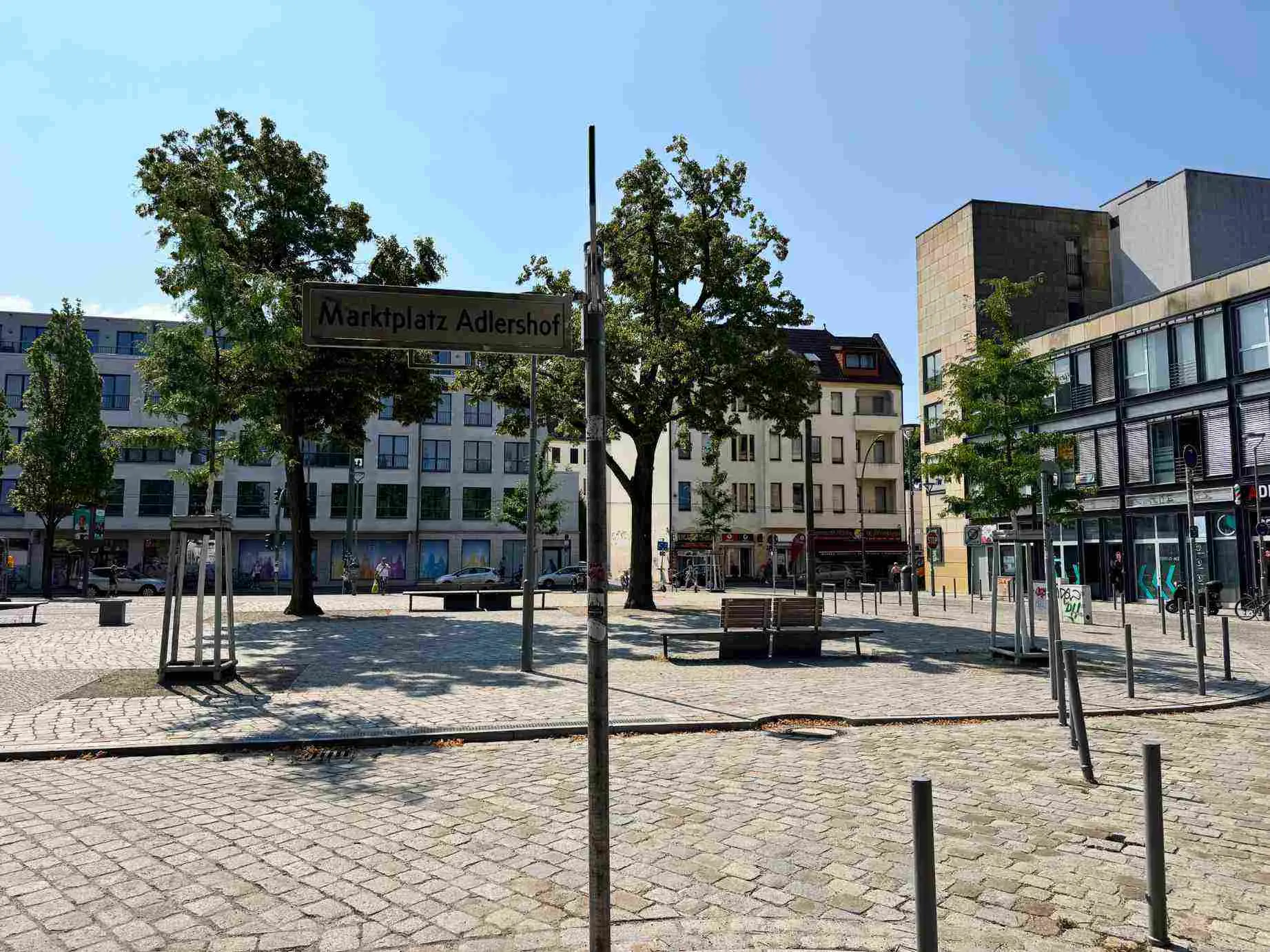 Marktplatz Adlershof im historischen Ortskern von Berlin – zentraler Treffpunkt zwischen Tradition und modernem Stadtleben.