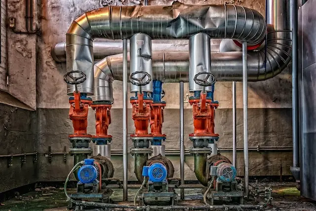 Keller, Rohrleitungen, Hausanschlüsse, Gas, Wasser, Strom