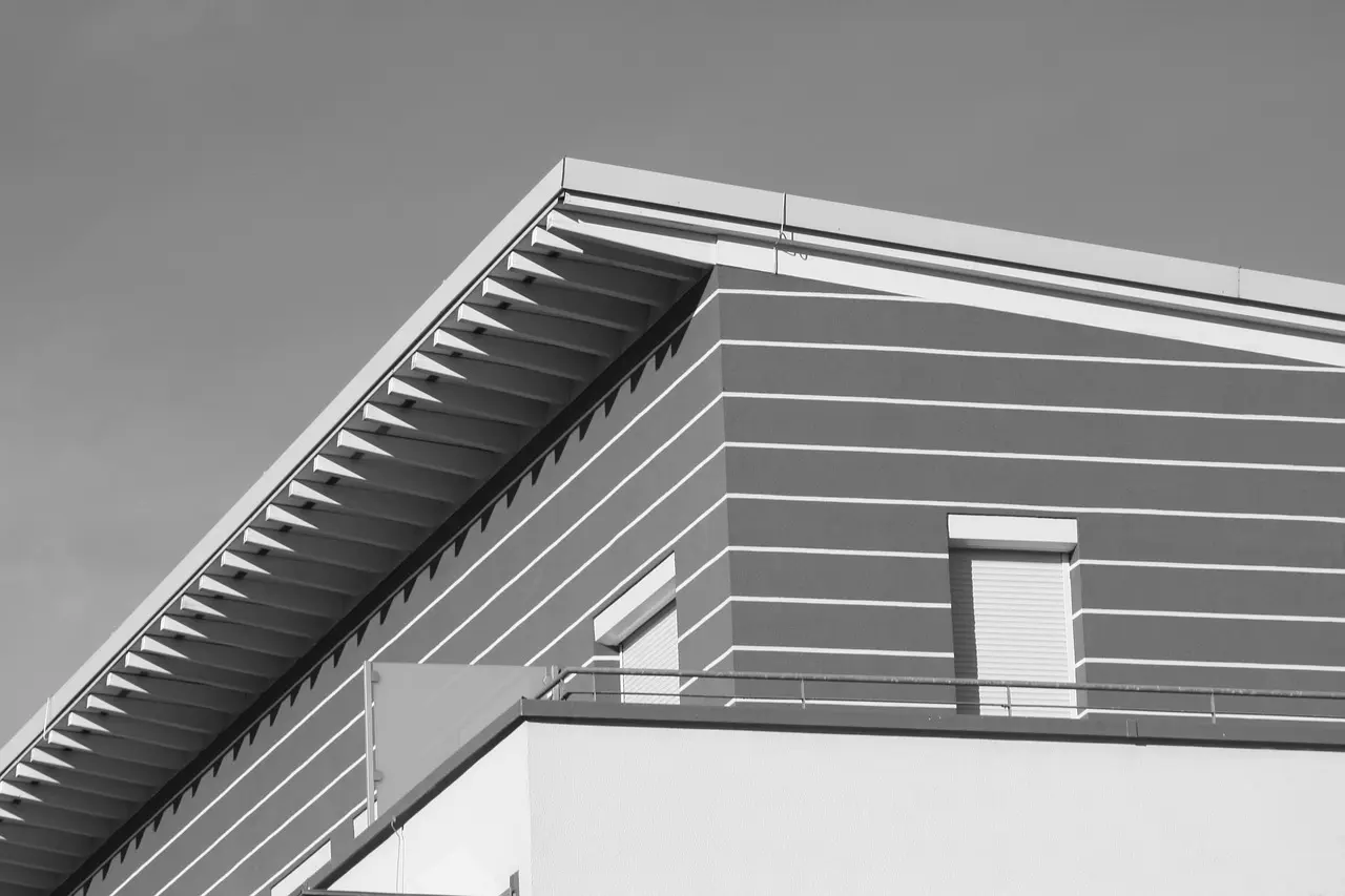 Dachaufstockung, Dachgeschoss aufstocken, Wohnraumerweiterung, Kniestockerhöhung, Holzrahmenbau, Mehrfamilienhaus Aufstockung, Kosten Dachaufstockung, Baugenehmigung Dach, Dach modernisieren, Dachausbau Tipp