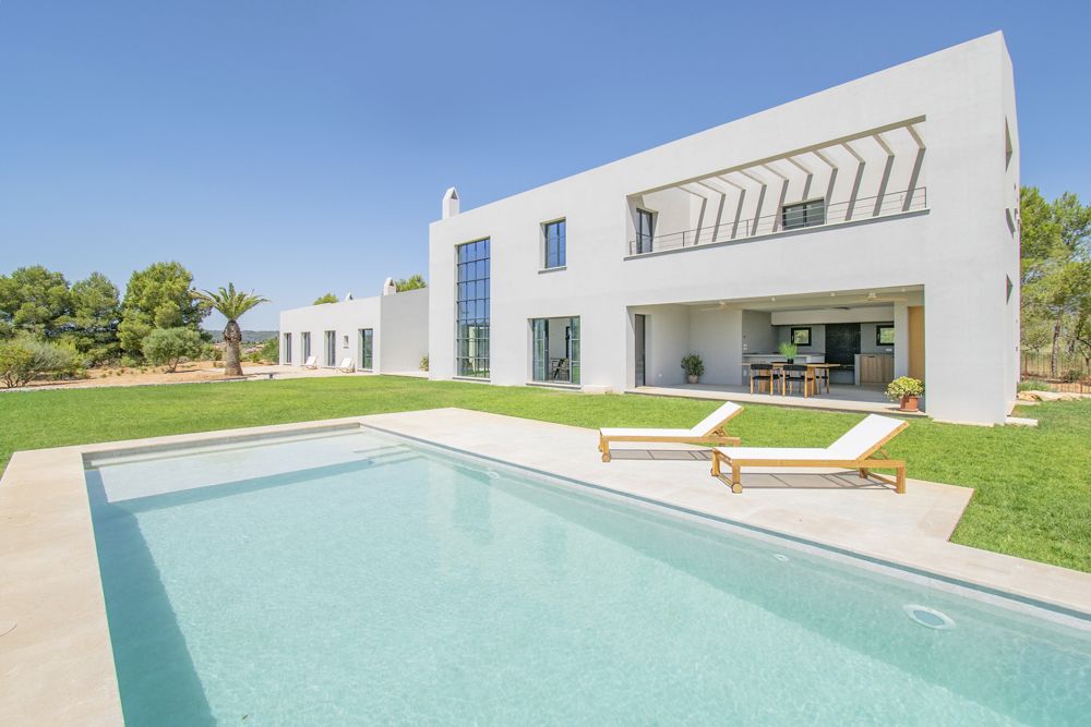 Neubauvilla mit Pool und Garten auf Mallorca