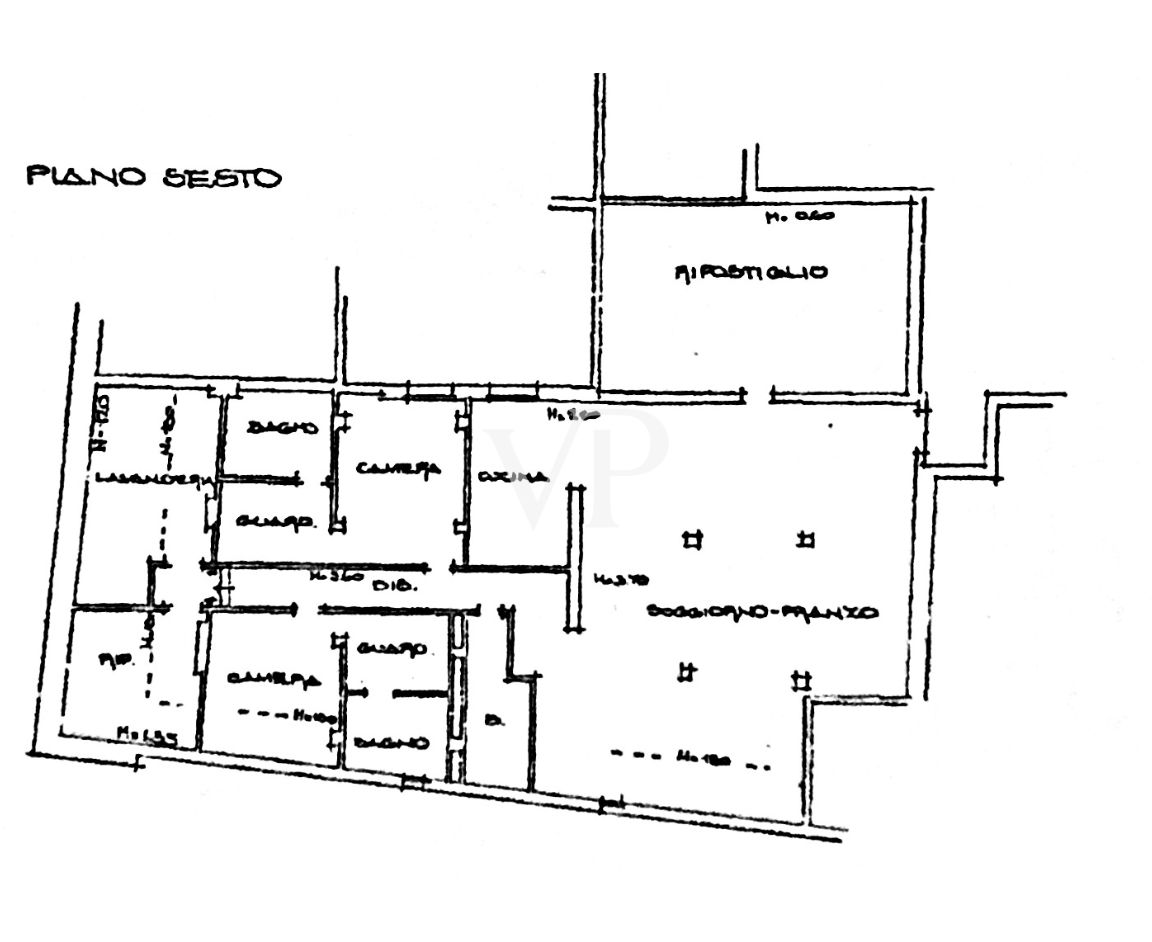 Wunderschöne Mansarde in historischem Gebäude im Zentrum von Bologna